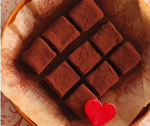 バレンタインに♪材料3つで簡単10分！生チョコとラッピング